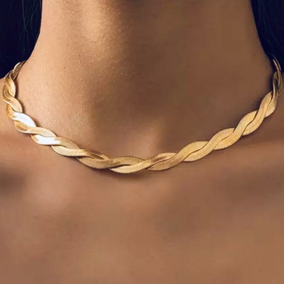 Jewelry - ✨Twist Snake Gold Necklaces✨